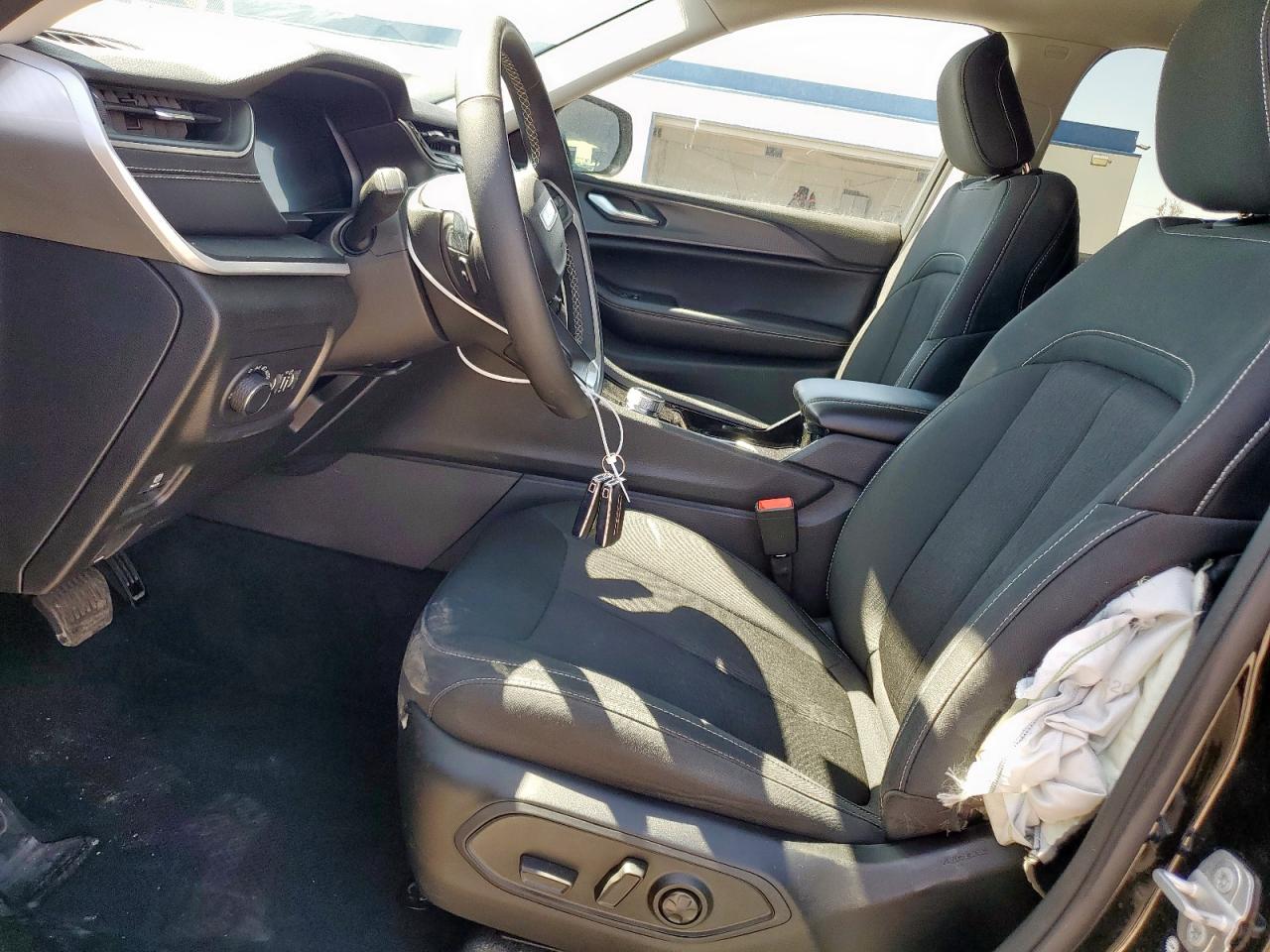 JEEP GRAND CHEROKEE L LAREDO