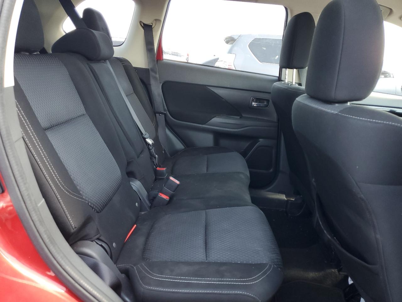 MITSUBISHI OUTLANDER ES