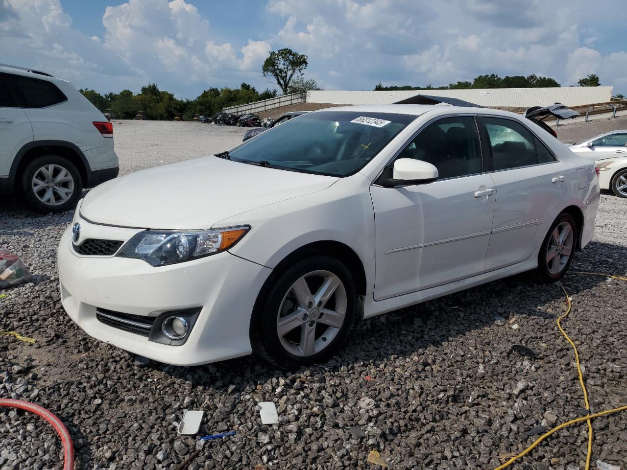 TOYOTA CAMRY BASE