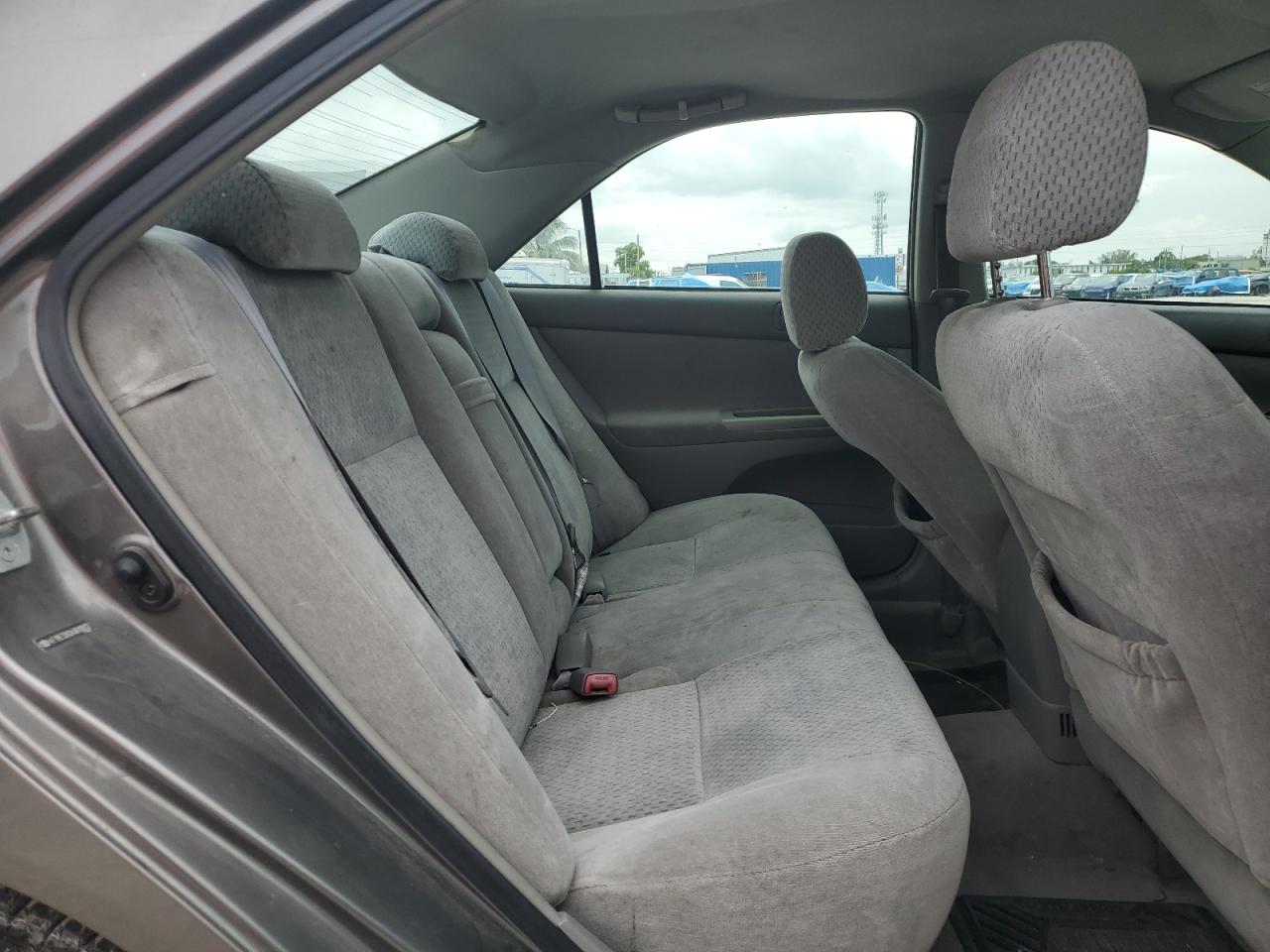 Toyota Camry le 2004