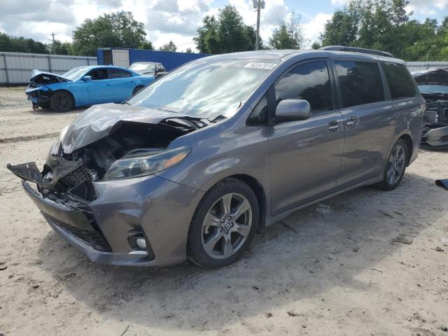 TOYOTA SIENNA SE