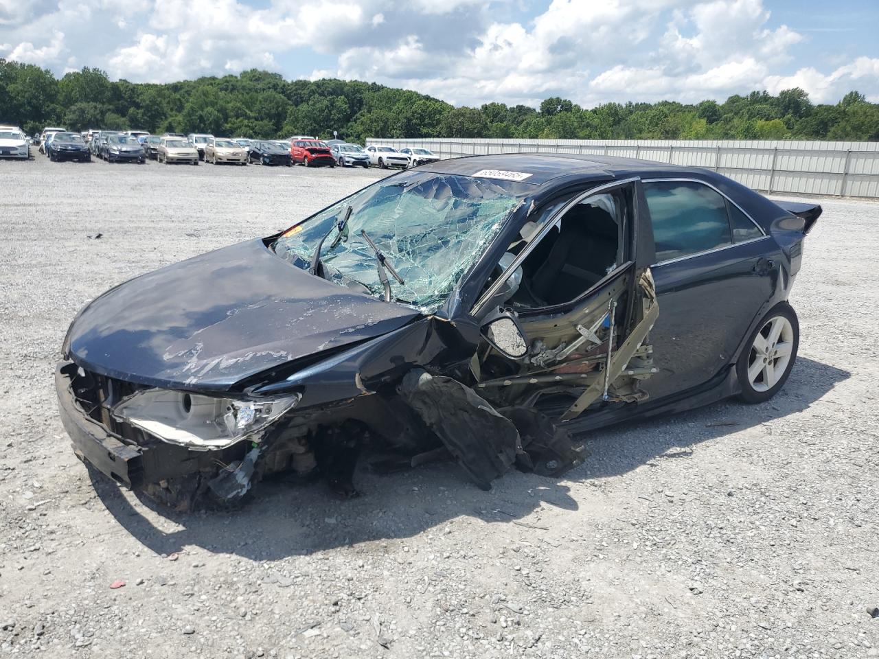 TOYOTA CAMRY BASE