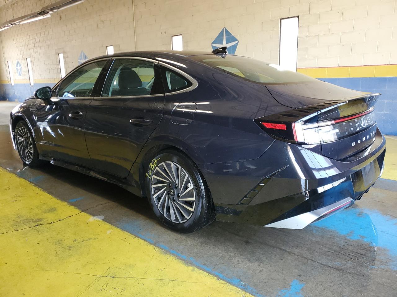 HYUNDAI SONATA HYBRID