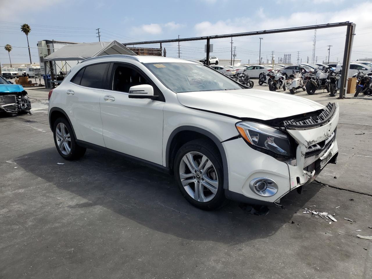 MERCEDES-BENZ GLA-CLASS 250