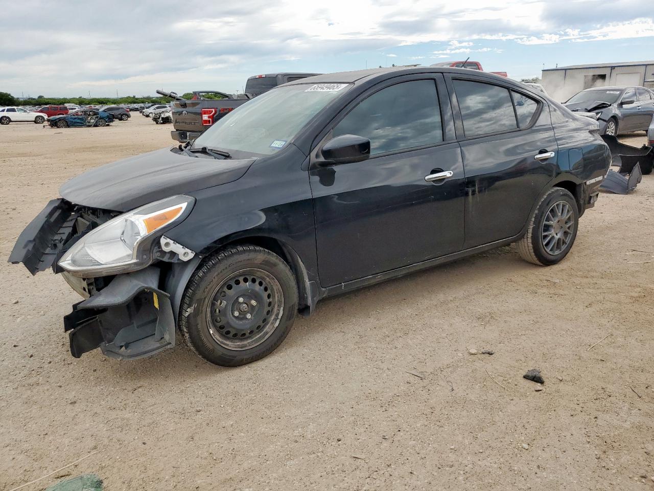 NISSAN VERSA S