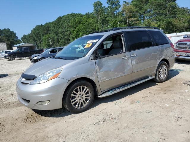 TOYOTA SIENNA XLE