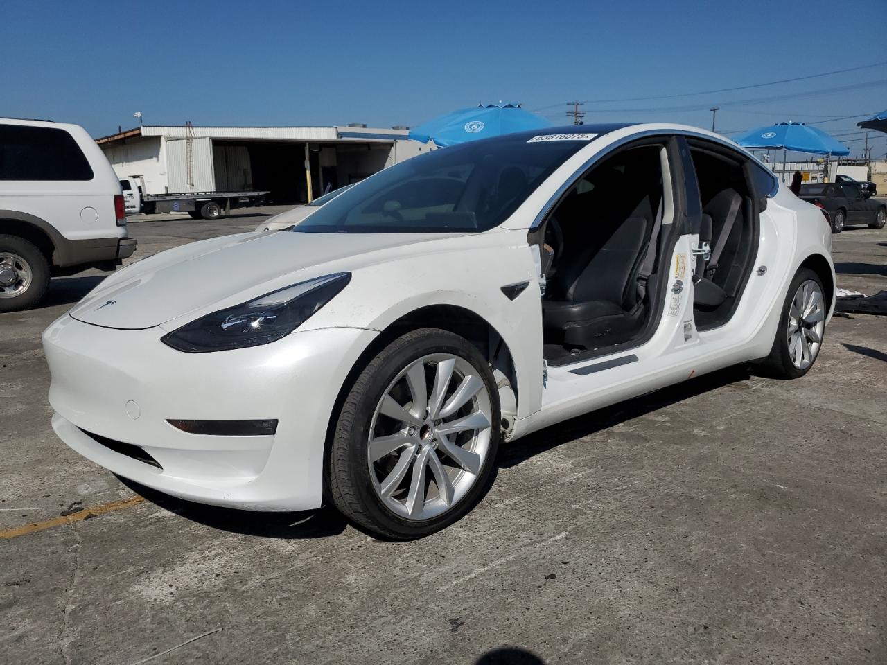 TESLA MODEL 3