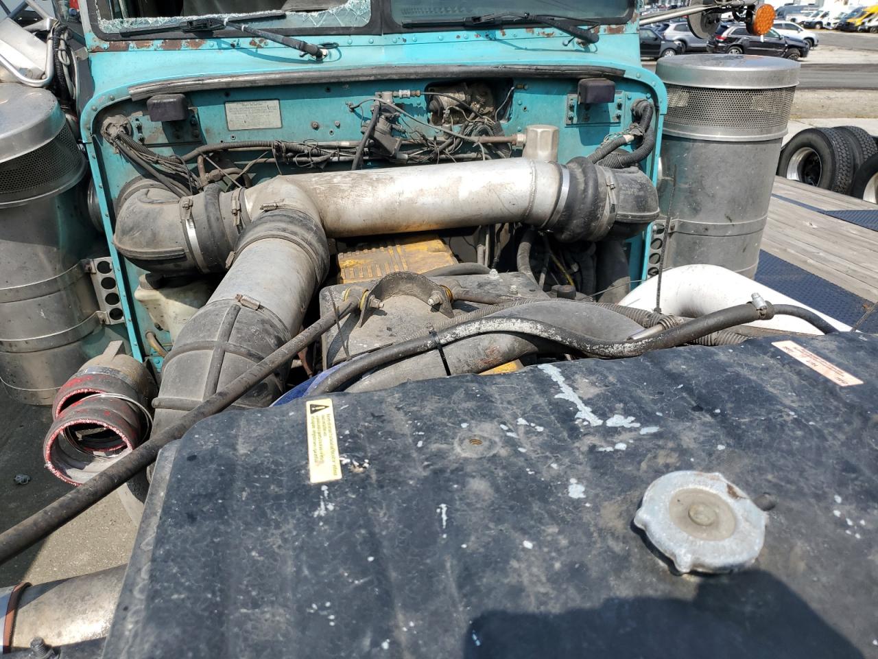 Lot #3257381218 1998 PETERBILT 379