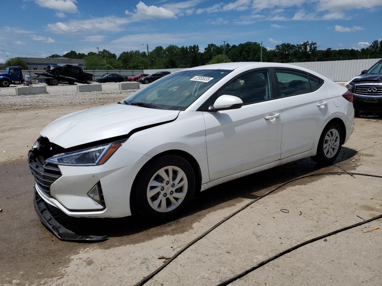 HYUNDAI ELANTRA SE