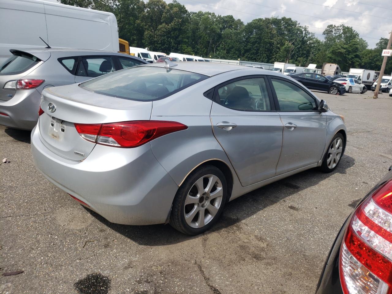 Hyundai Elantra gl 2013