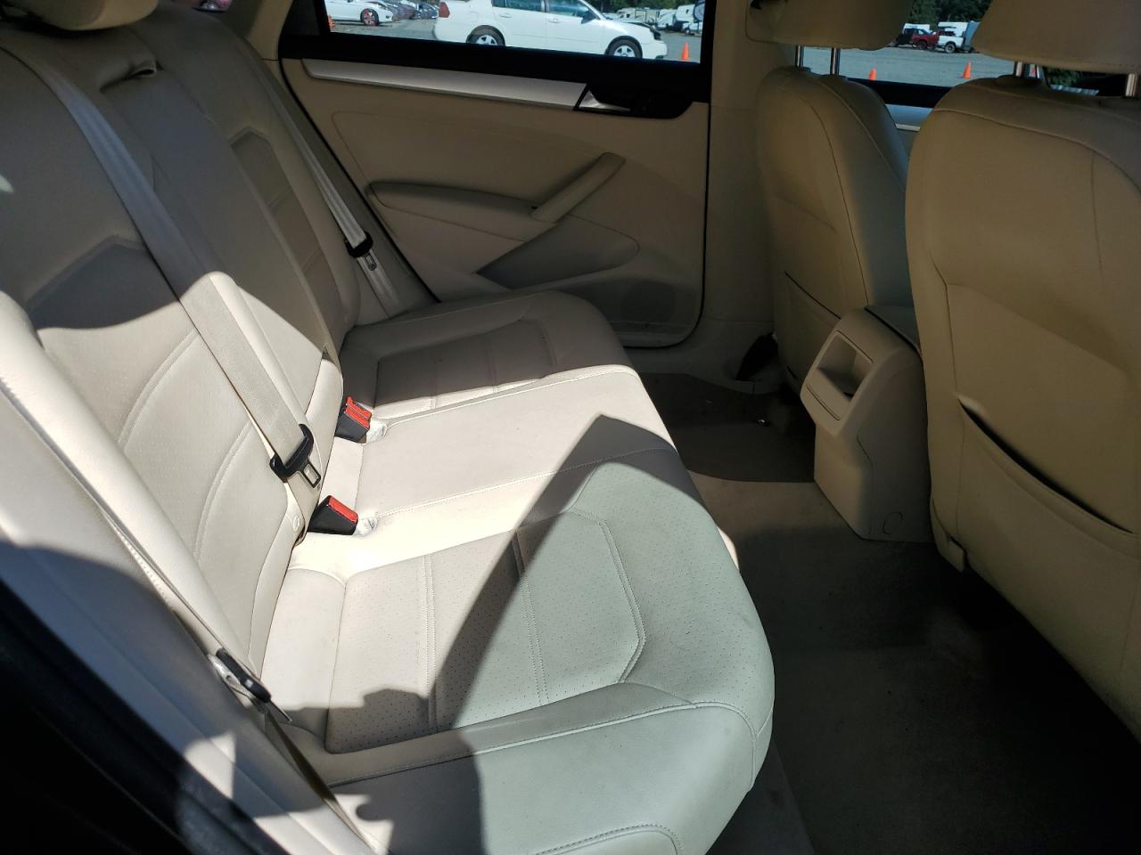 VOLKSWAGEN PASSAT SE