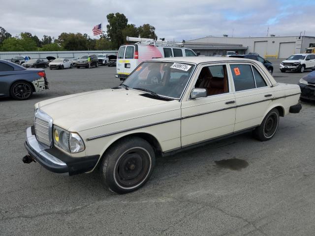 1982 MERCEDES-BENZ 240 D #3304086486