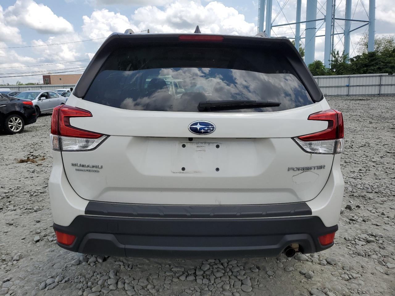 SUBARU FORESTER PREMIUM