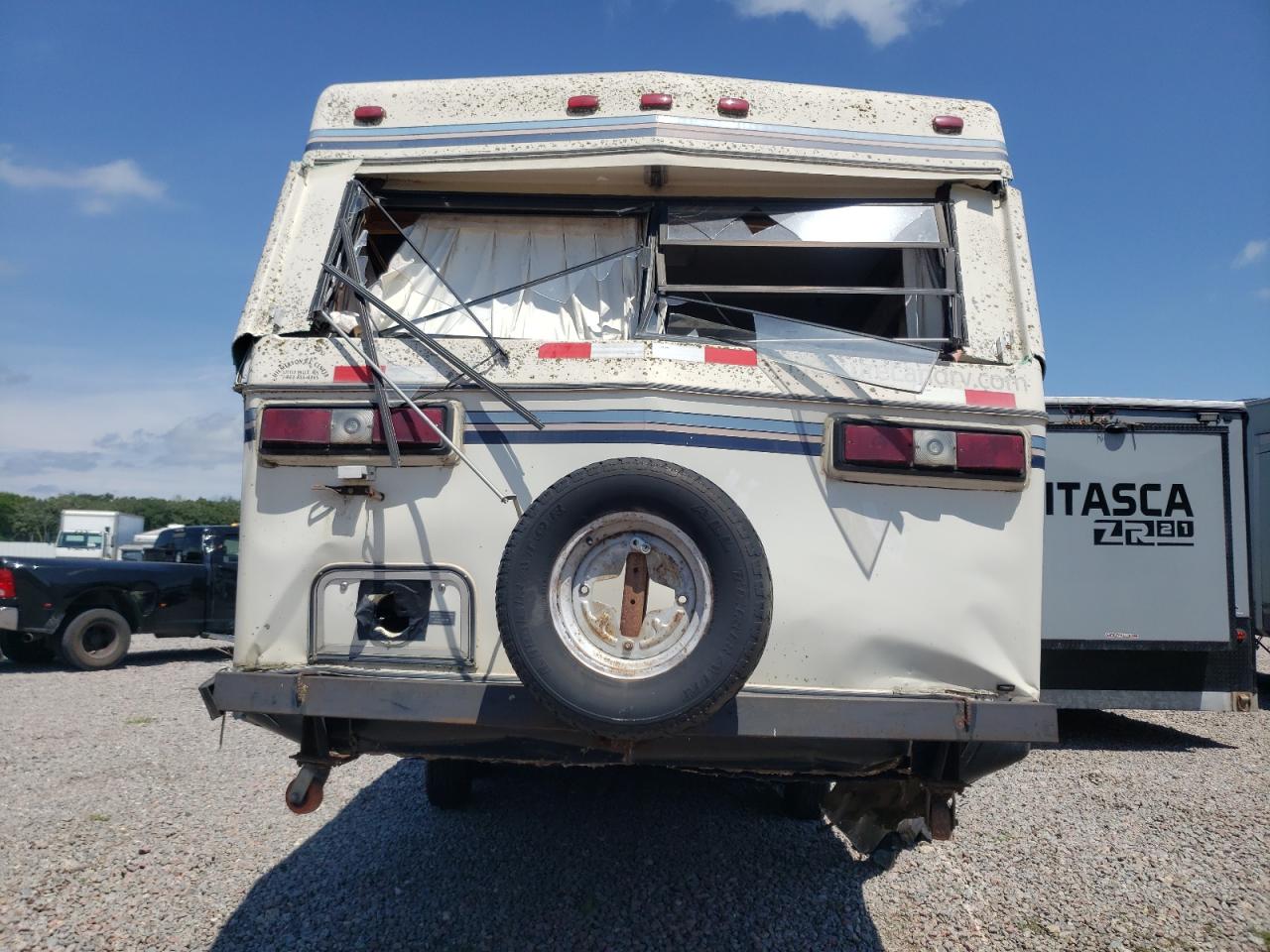 Lot #3254455139 1985 ALUM 5TH WHEEL