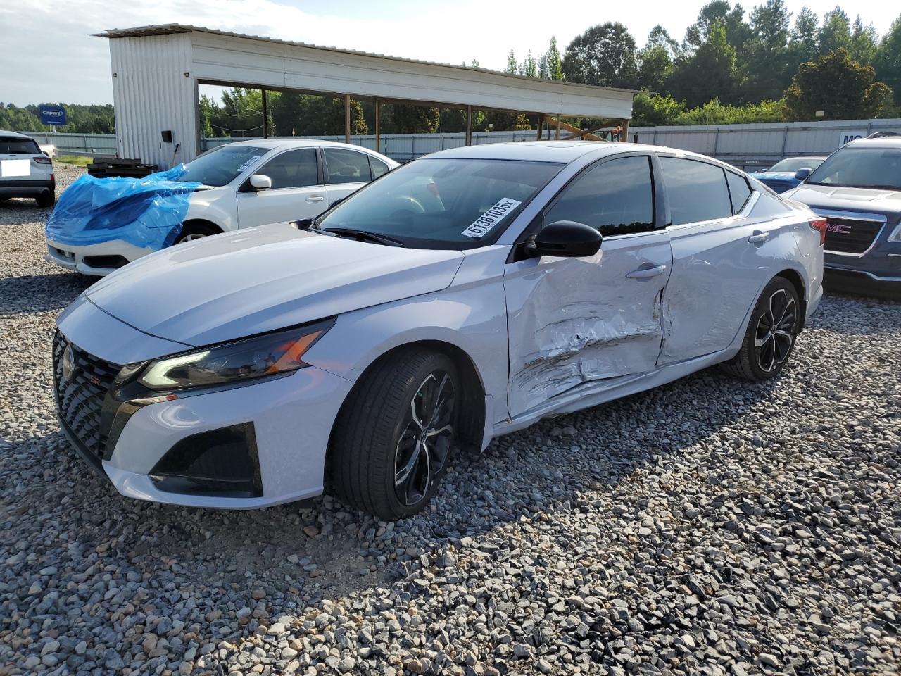 NISSAN ALTIMA SR