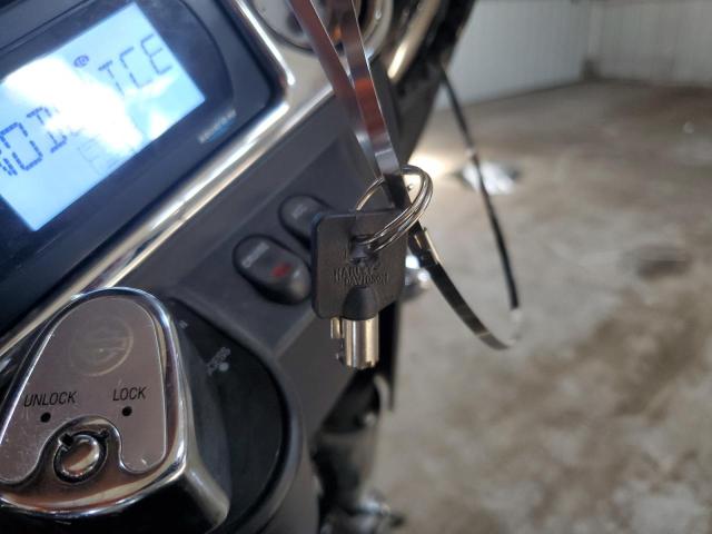 2008 HARLEY-DAVIDSON FLHX 1HD1KB4158Y617256