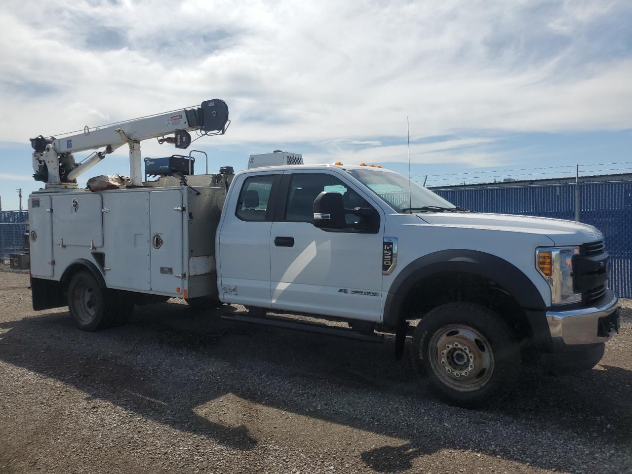 FORD F-550 SUPER DUTY