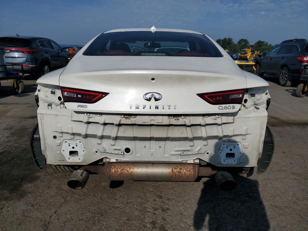 INFINITI Q60 LUXE 300