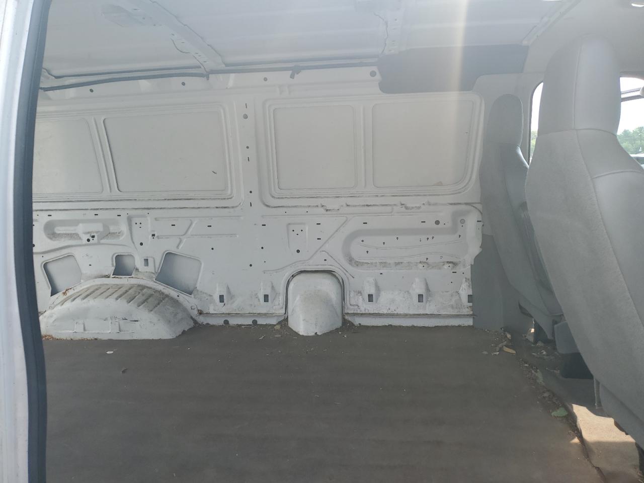 FORD ECONOLINE E150 VAN