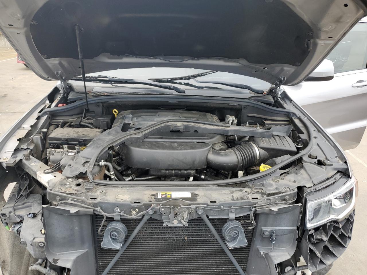 JEEP GRAND CHEROKEE LAREDO