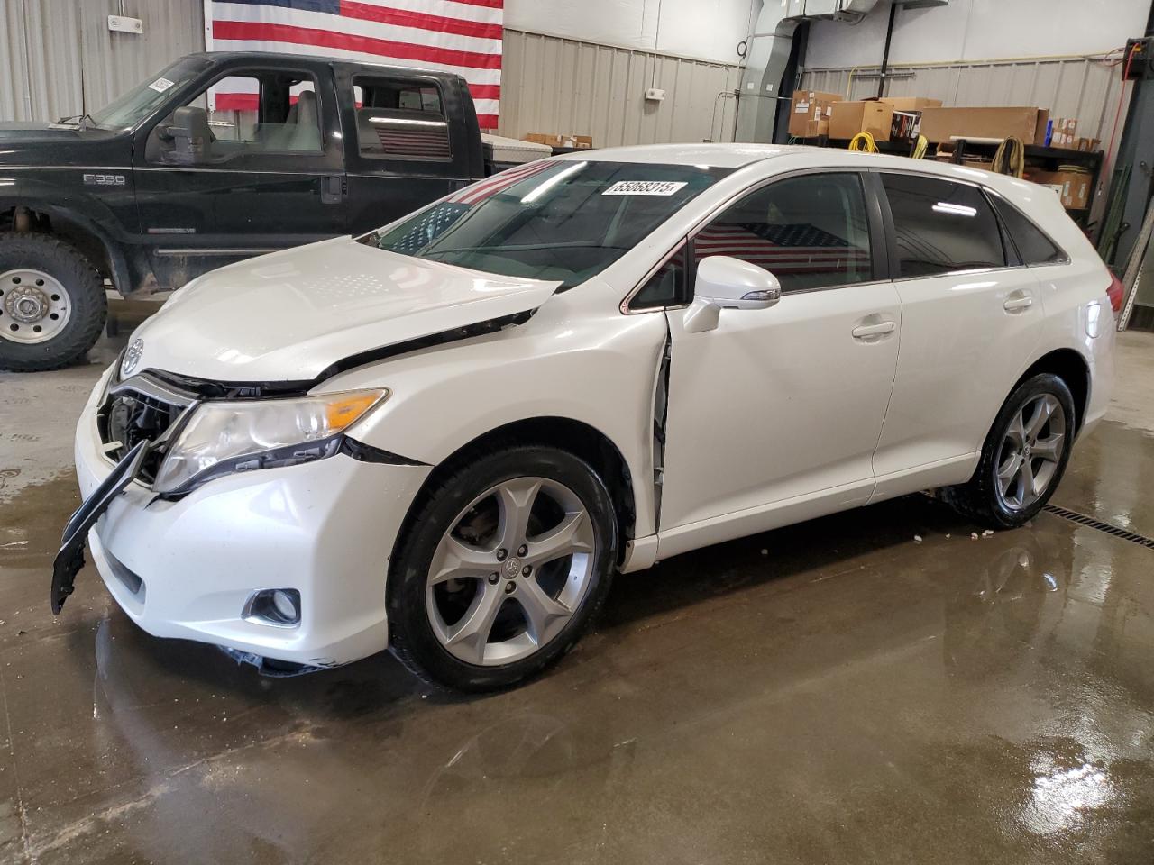 TOYOTA VENZA LE