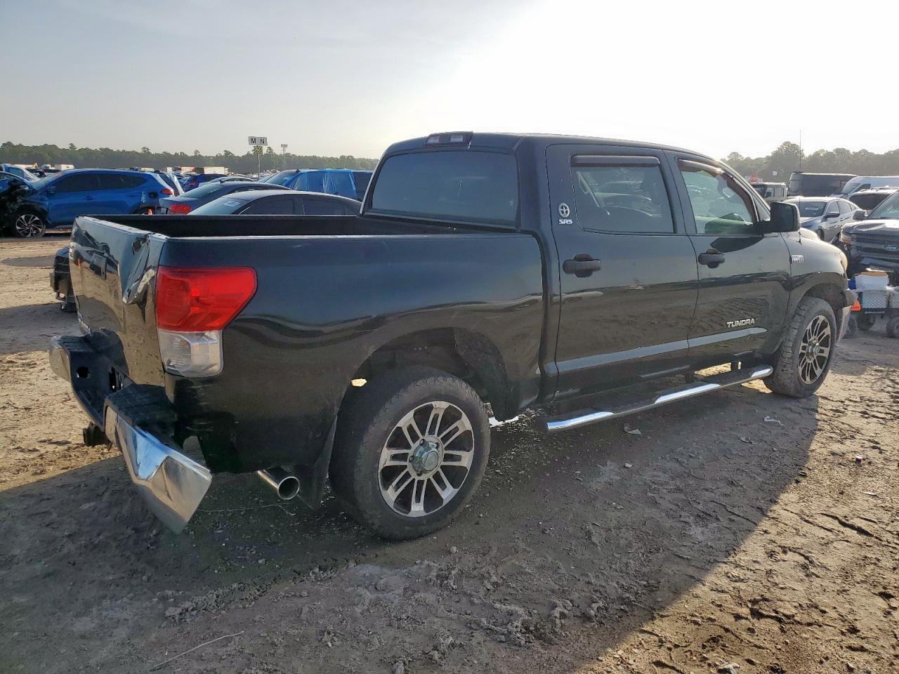 TOYOTA TUNDRA CREWMAX SR5