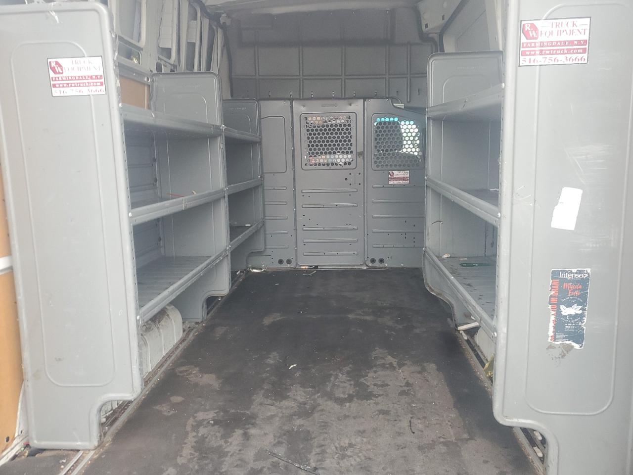 NISSAN NV2500 2500 S