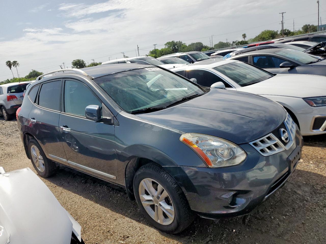Nissan Rogue s 2013