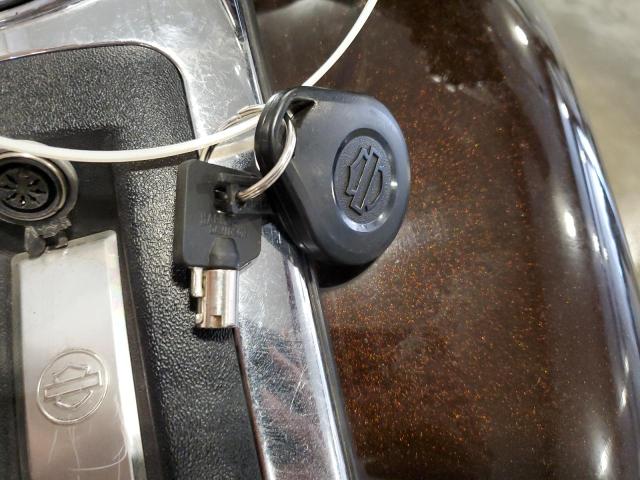 2011 HARLEY-DAVIDSON FLHTK 1HD1KEM19BB627025