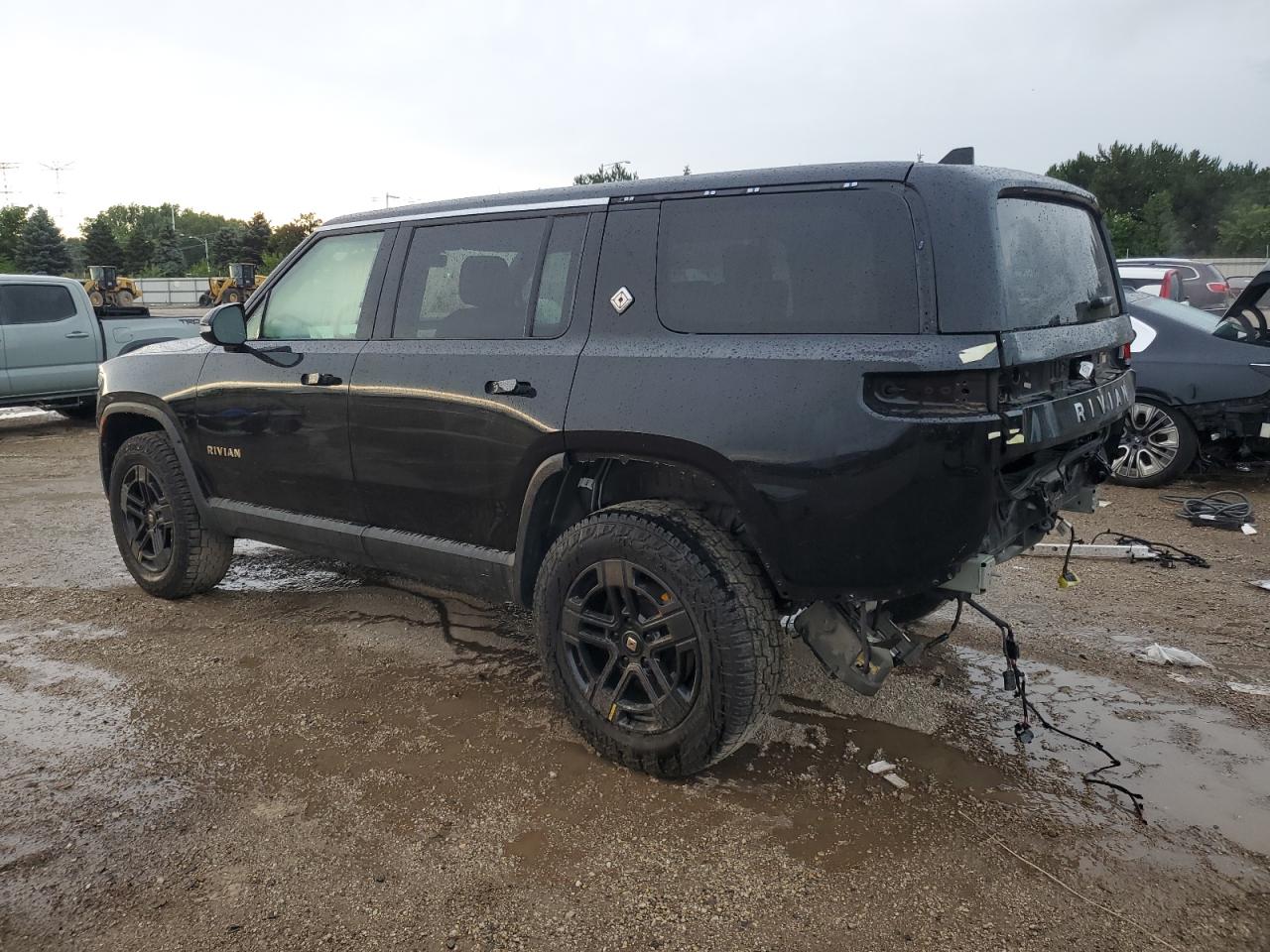 RIVIAN R1S ADVENTURE