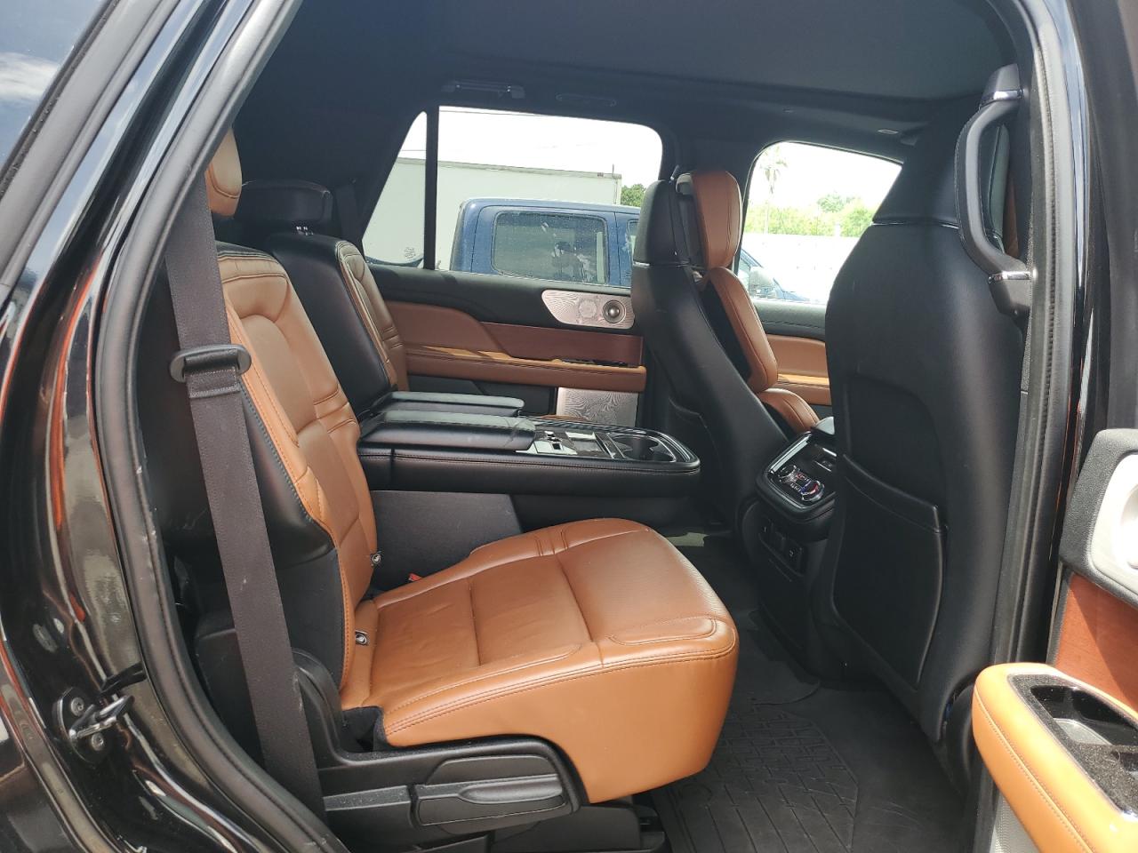 LINCOLN NAVIGATOR RESERVE