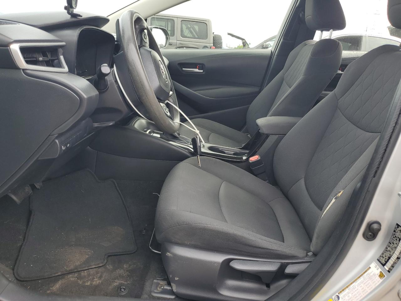 Lot #3316054218 2020 TOYOTA COROLLA LE