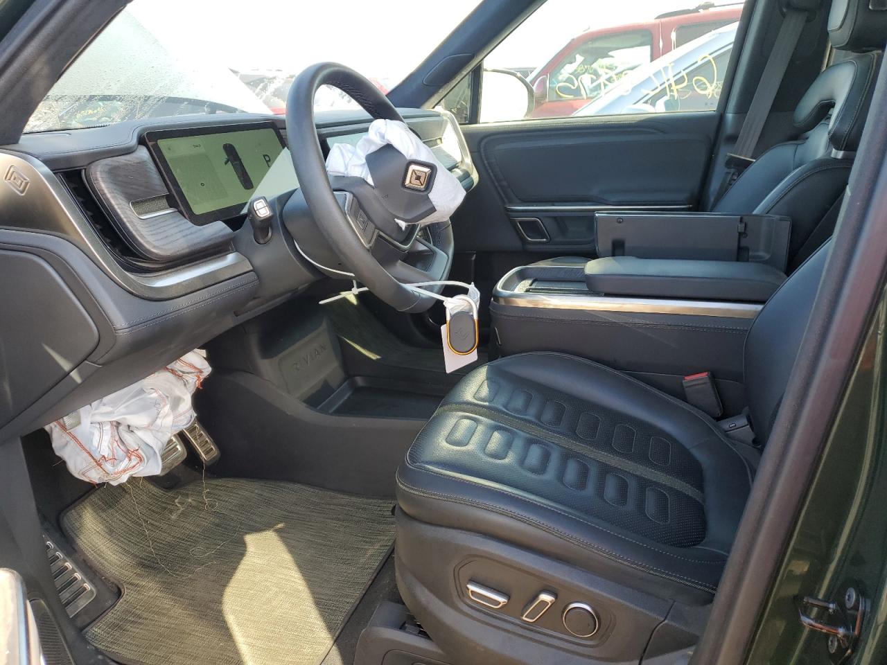 RIVIAN R1S ADVENTURE