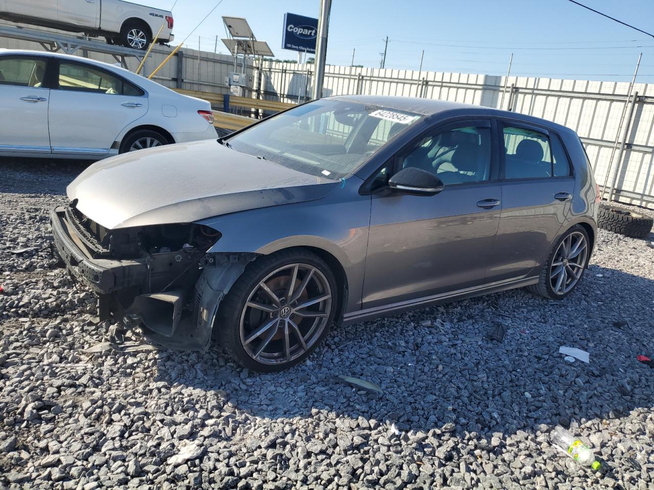 VOLKSWAGEN GOLF R