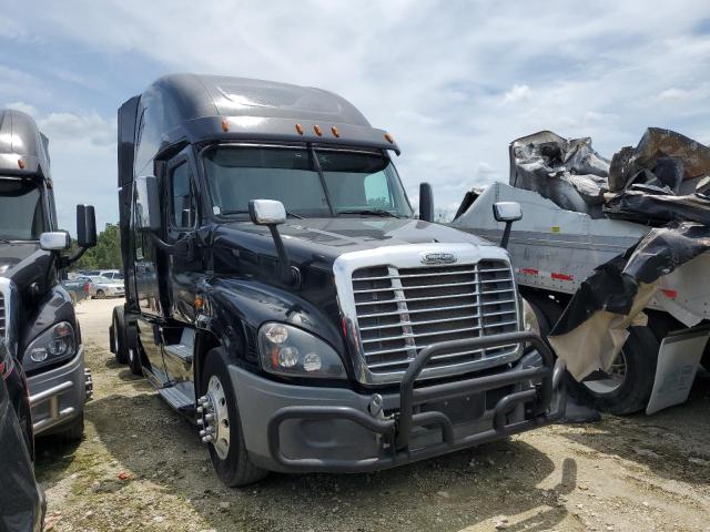 Global Auto Auctions: 2015 FREIGHTLINER CASCADIA 1