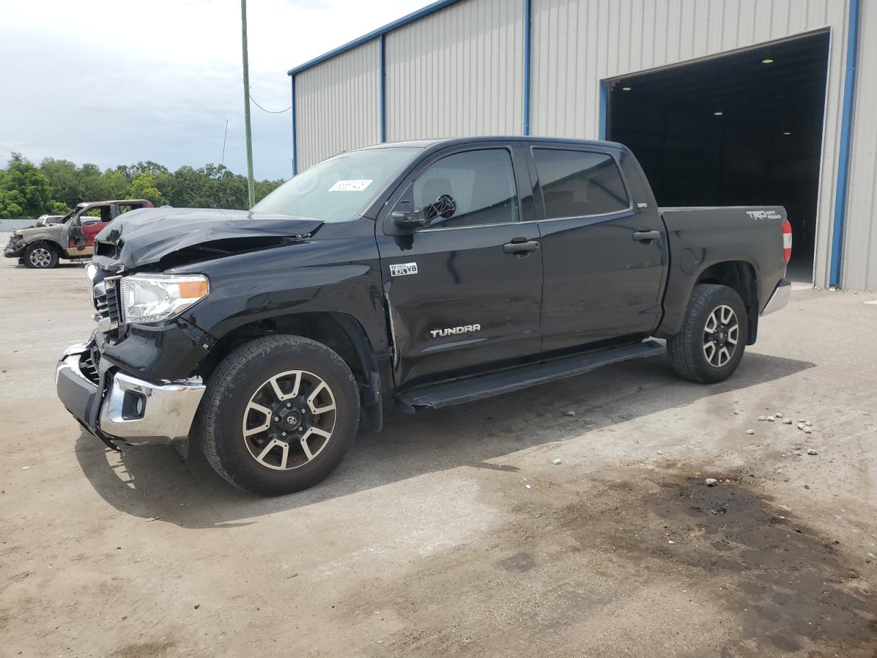 TOYOTA TUNDRA CREWMAX SR5