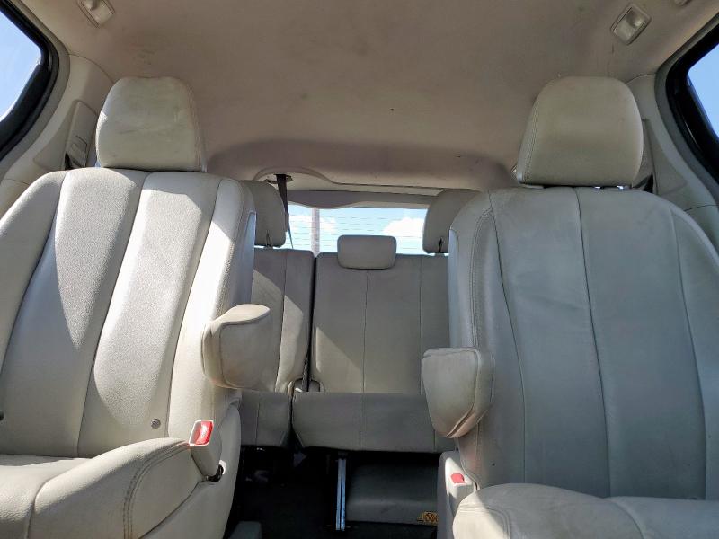 2011 TOYOTA SIENNA XLE - 5TDYK3DCXBS039813