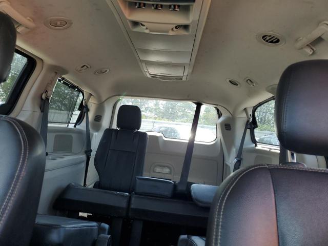 2016 CHRYSLER TOWN & COU - 2C4RC1BG5GR121895