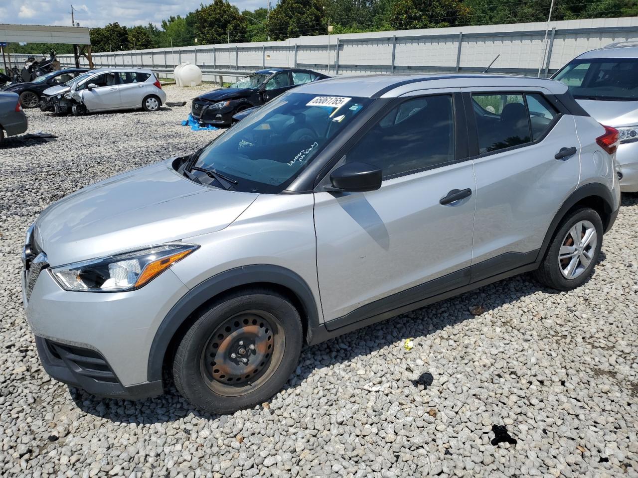 NISSAN KICKS S