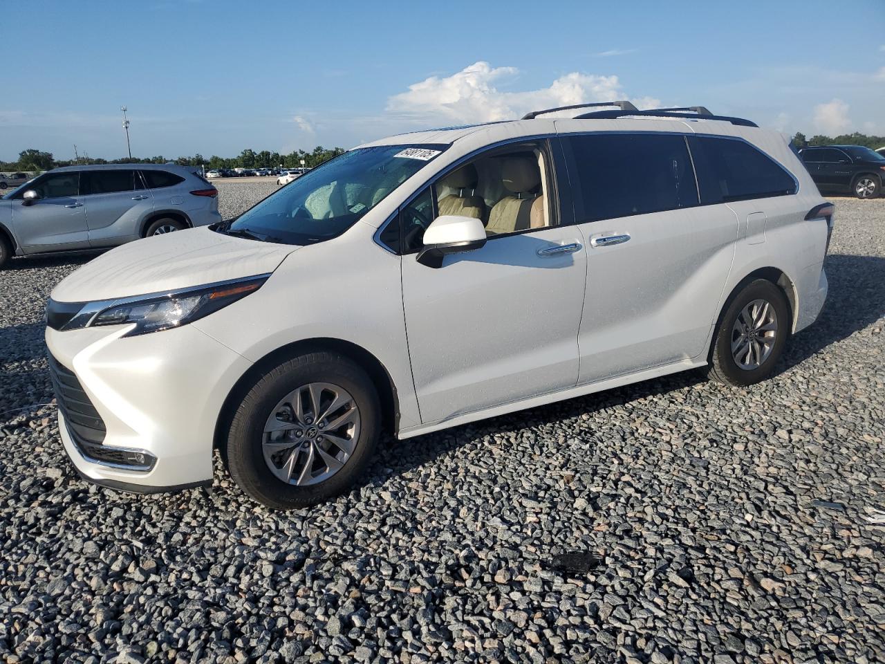 TOYOTA SIENNA XLE