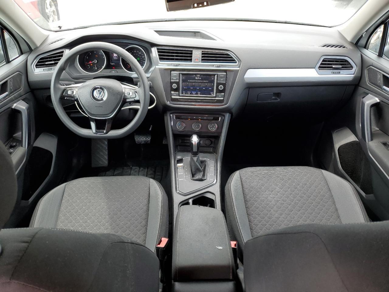 Volkswagen Tiguan s 2021