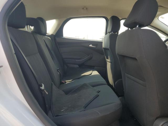 2015 FORD FOCUS SE 1FADP3K28FL265582