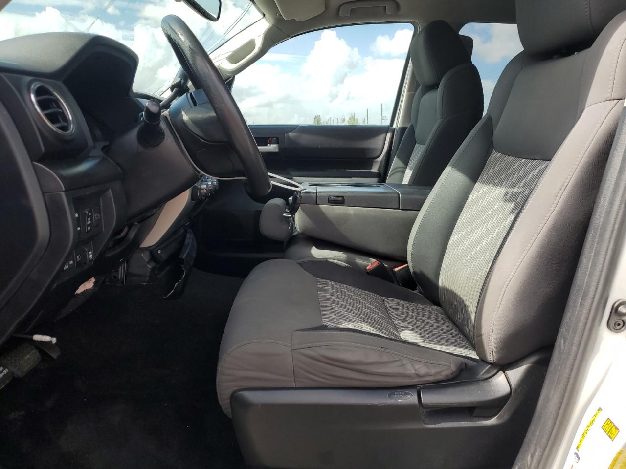 TOYOTA TUNDRA CREWMAX SR5