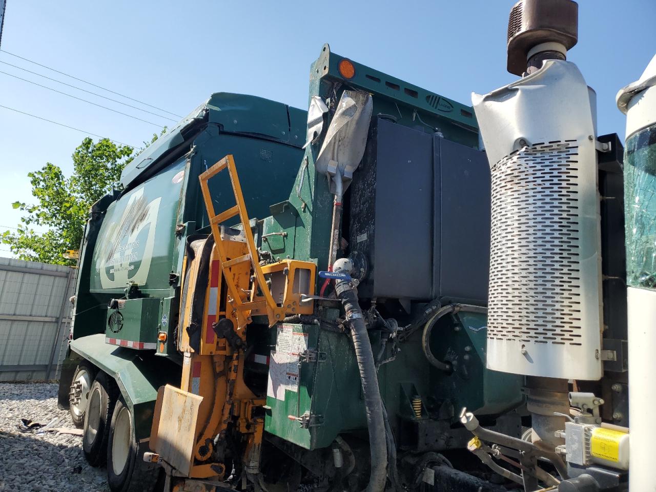 Lot #3291401133 2023 MACK LR