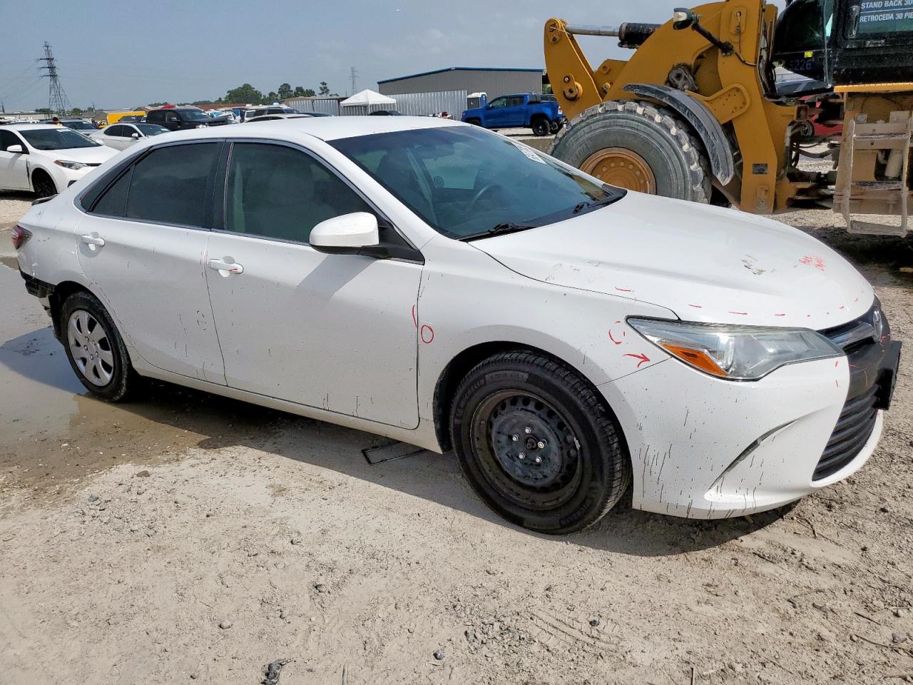 Toyota Camry le 2015