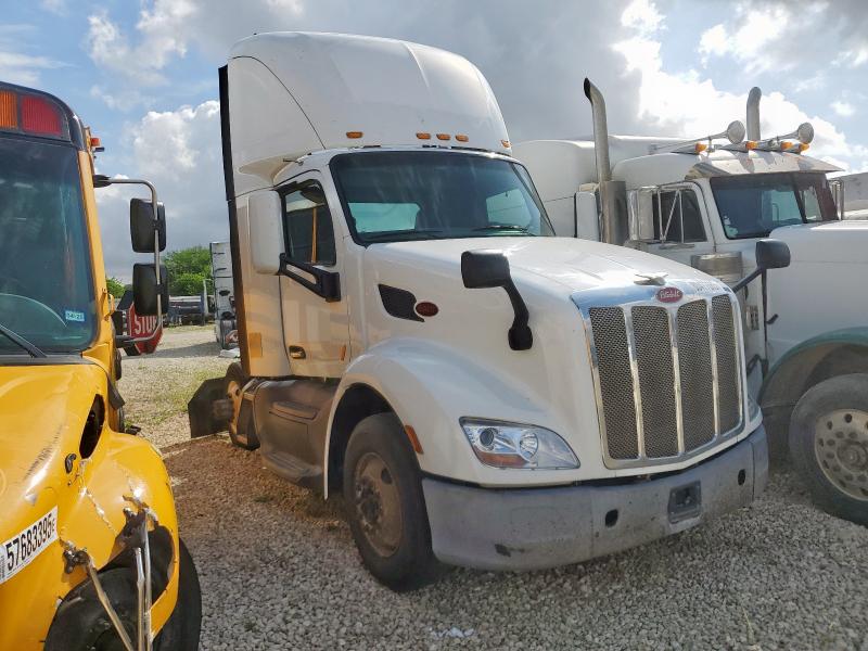PETERBILT 579 2018 white  diesel 1XPBA48X2JD446478 photo #1