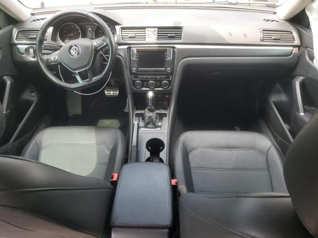 2017 VOLKSWAGEN PASSAT R-L 1VWDT7A33HC021734