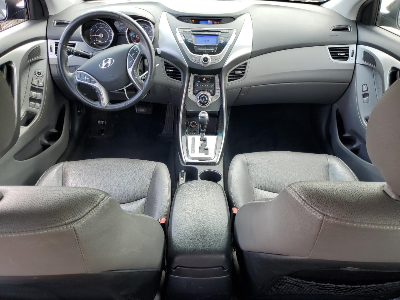 Hyundai Elantra gl 2013