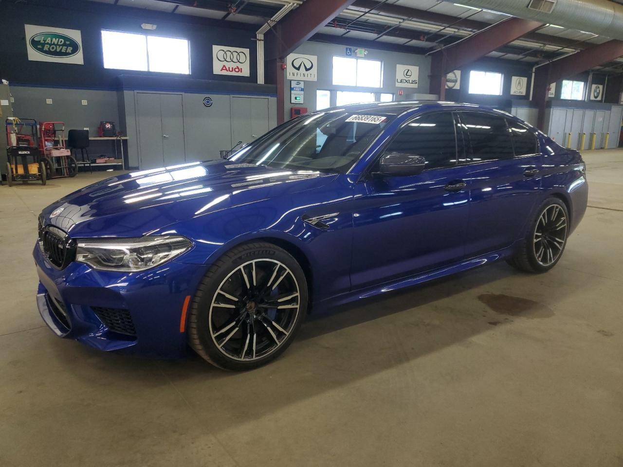 BMW M5 BASE