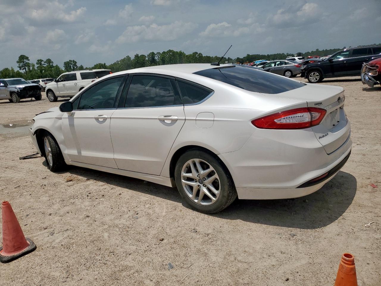 FORD FUSION SE